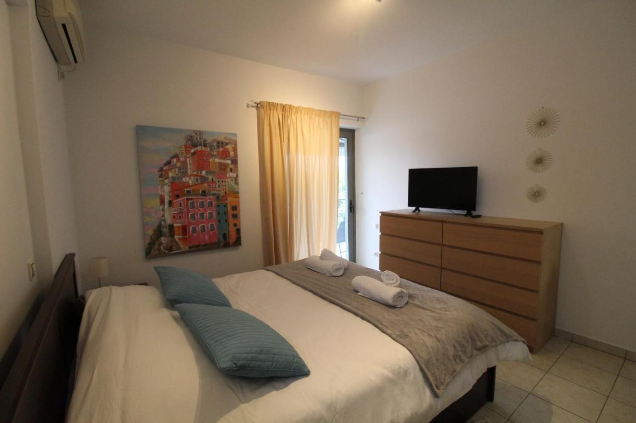 Lovely 2-Bedroom Apartment アテネ エクステリア 写真