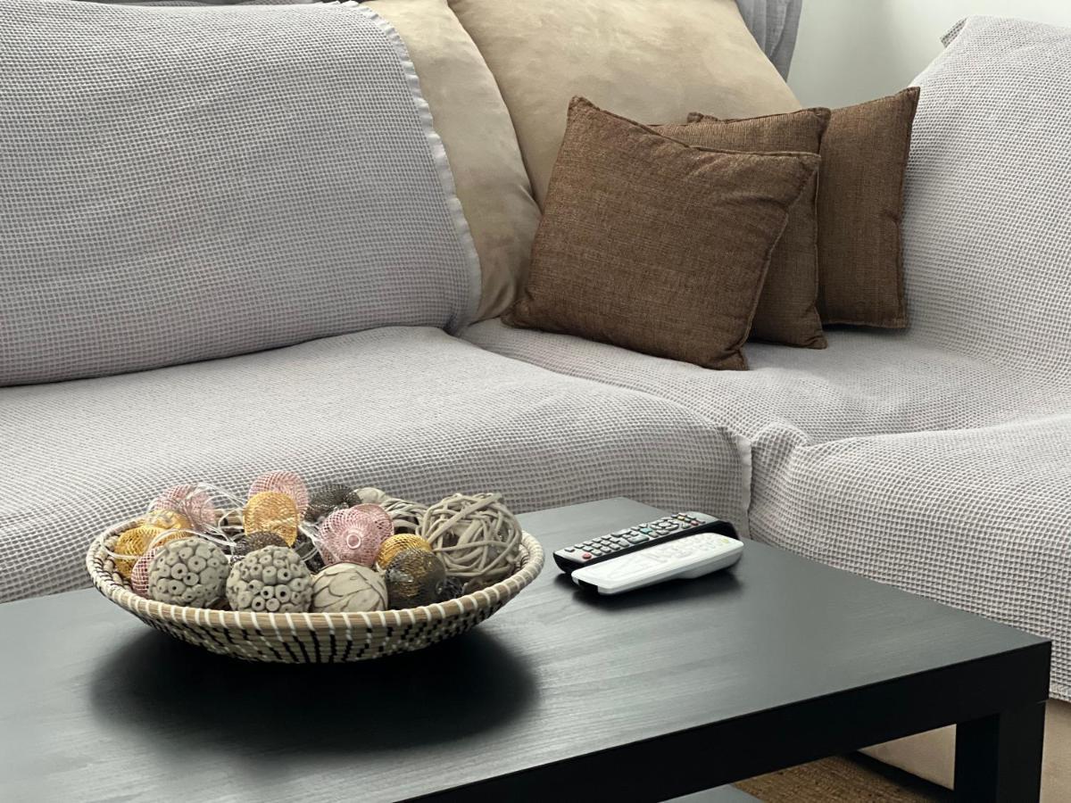 Lovely 2-Bedroom Apartment アテネ エクステリア 写真